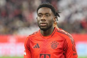 德媒：拜仁不再将戴维斯视为非卖品，考虑听取对他的报价