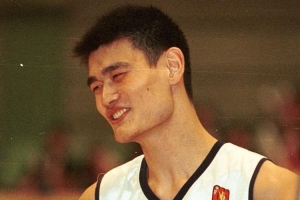 24年前的今天：姚明总决赛砍20+20 CBA生涯季后赛12次&历史第一