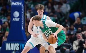 帕森斯：ROY选克尼佩尔 但弗拉格明年就全明星了根本不在意这个奖