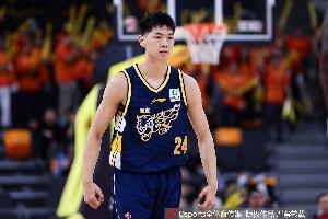 关键飞天大血帽！崔永熙替补出战17分钟拿到4分3板2帽 正负值+8