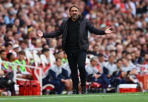 法尔克：利兹联英超客场首次击败曼联，这场胜利意义非凡