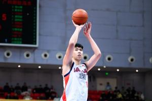 直播吧：有5支NBA球队已表达希望邀请徐昕前去试训的想法