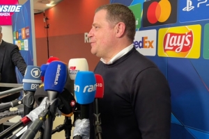 埃贝尔：卡马文加的红牌是完全合理判罚，事后再辩解没有任何意义