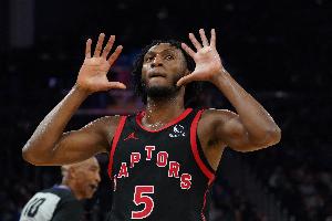 场均16.4分！队记：奎克利右腿筋轻度拉伤 现在为每日观察状态