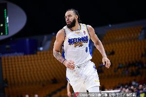 弹无虚发！麦基半场6中6高效拿下13分1板2断1帽