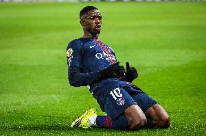 你认为半决赛将对拜仁还是皇马？登贝莱：巴黎有能力击败任何对手