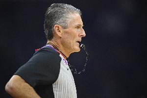 ✍季后赛裁判36人大名单：名哨福斯特领衔！有一位女裁判入选！