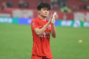 媒体人赞杨希：各条战线表现没话讲，主要强项表现在单对单防守