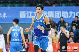 连场里程碑！邹阳生涯盖帽总数来到100个 上一场生涯篮板数破千