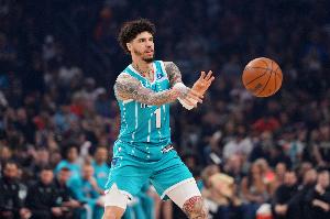 曾令旭谈黄蜂：要想蜕变还得历练 必经之路谁也省不了一点 ​​​