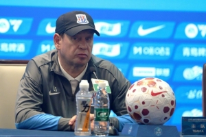 斯卢茨基：今天的良好开局，我认为可能有一些运气的成分