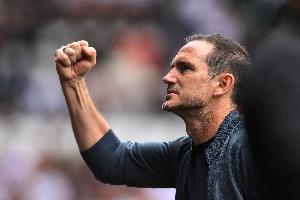 率先开香槟，考文垂成为本赛季欧洲五大联赛首支升级球队