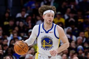 真不错！波杰姆斯基半场11中5得12分5板 第二节独得10分撑住局面