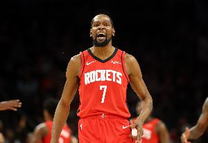 火箭媒体人：杜兰特到底是怎么莫名其妙地右膝挫伤的？