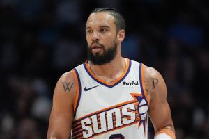 社会龙哥手很硬！狄龙首节三分4中2得到8分1助 2犯规需注意