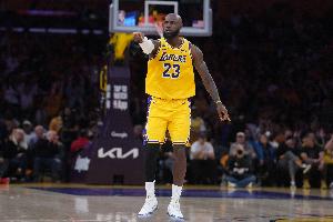 赢家！詹姆斯取得季后赛生涯第185胜 继续刷新历史第一纪录