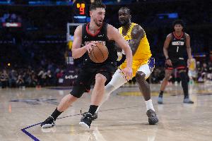 Skip：火湖大战菜鸡互啄 湖人失误是灾难级 但火箭也把握不了机会