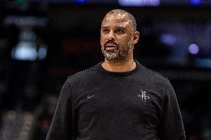 解说：乌度卡就像把你一顿训的部门主管 他也不知道要什么怎么做