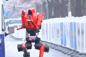 比人快！机器人半马荣耀机器人48分19秒完赛 比去年第一快近2小时