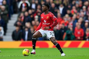 卡里克：梅努踢出了在我麾下最佳一战 他和帕尔默的对位非常精彩