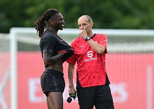 隆戈：迈尼昂加比亚拉比奥特确定留队，米兰愿意听取对莱奥的报价