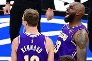 键盘侠|詹姆斯现在做的乔丹做不到！感谢文森特让湖人得到肯纳德