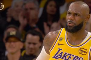 我这么准啊？詹姆斯后仰跳投命中后 自己都“呜呼”了一下