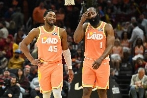 哈登的下限是加兰的天花板 他的到来彻底激活了最强版本的米切尔