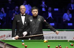 前球员：巅峰状态下丁俊晖比赵心童更强，他的技术动作十分成熟