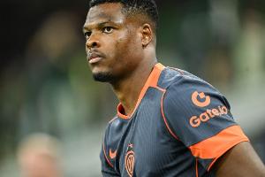 每体：巴萨曾考虑引进邓弗里斯，利物浦冬窗求租遭国米拒绝