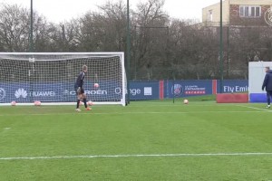 迪玛利亚：谁说我不会右脚？巴黎十年前的队内射门训练！