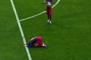 大将风范！现场球迷：亚马尔赛后安慰所有队友，还有教练组成员