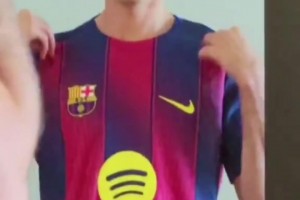 这球衣有欧冠的味道？巴萨全员吐槽五年后的自己，莱万笑拉了