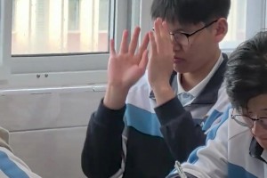 这是爱打篮球男生的一个专属动作了吧？