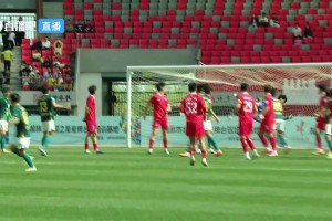 这脚抽的漂亮！足协杯榆林矿工旅投球员上演禁区外天外飞仙