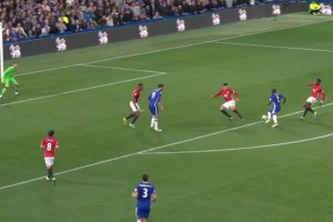 谁能想到！防守悍将坎特变身前锋，戏耍斯莫林攻破曼联！